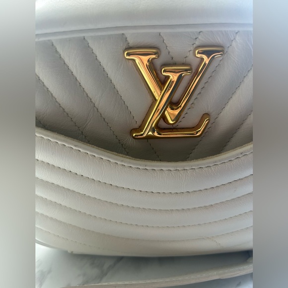 Louis Vuitton New Wave Camera Bag white - Picture 10 of 16